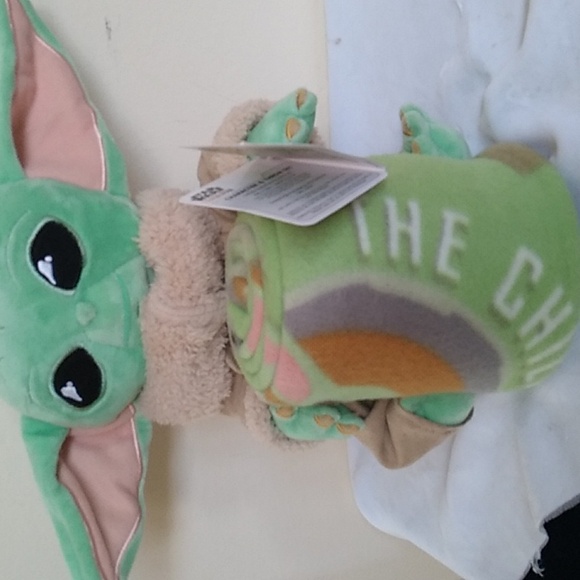 BUY NOW - NWT Star Wars Character & Thriw Set - Picture 7 of 7